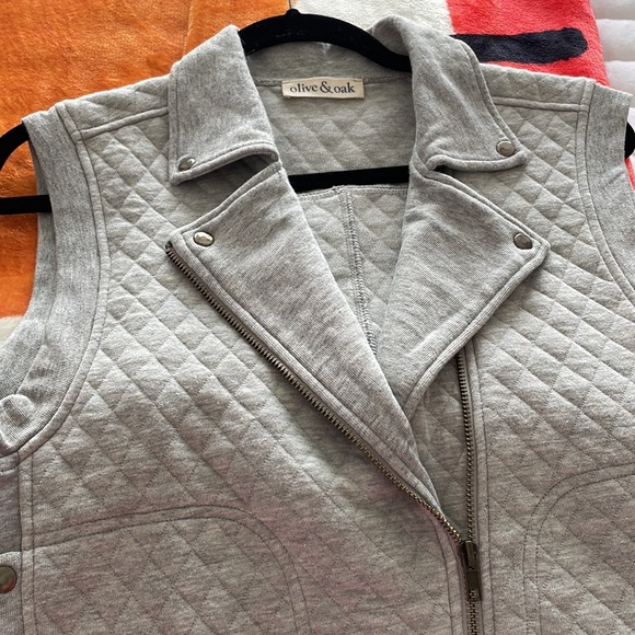 NWT HEATHER GREY VEST - Picture 2 of 5